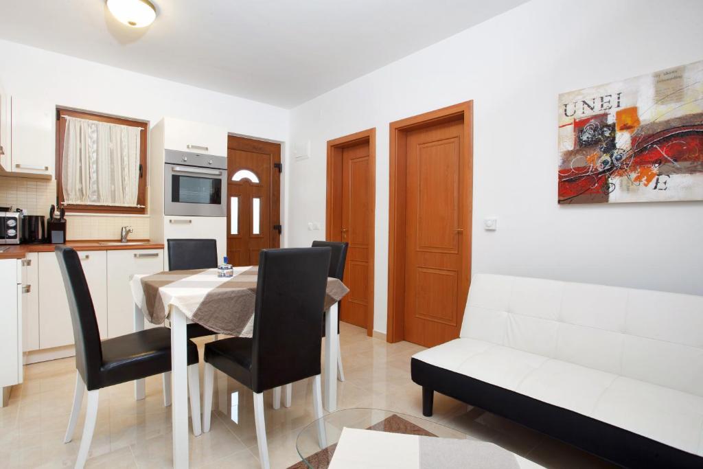 Apartments Tisno - Villa Mare 객실 사진