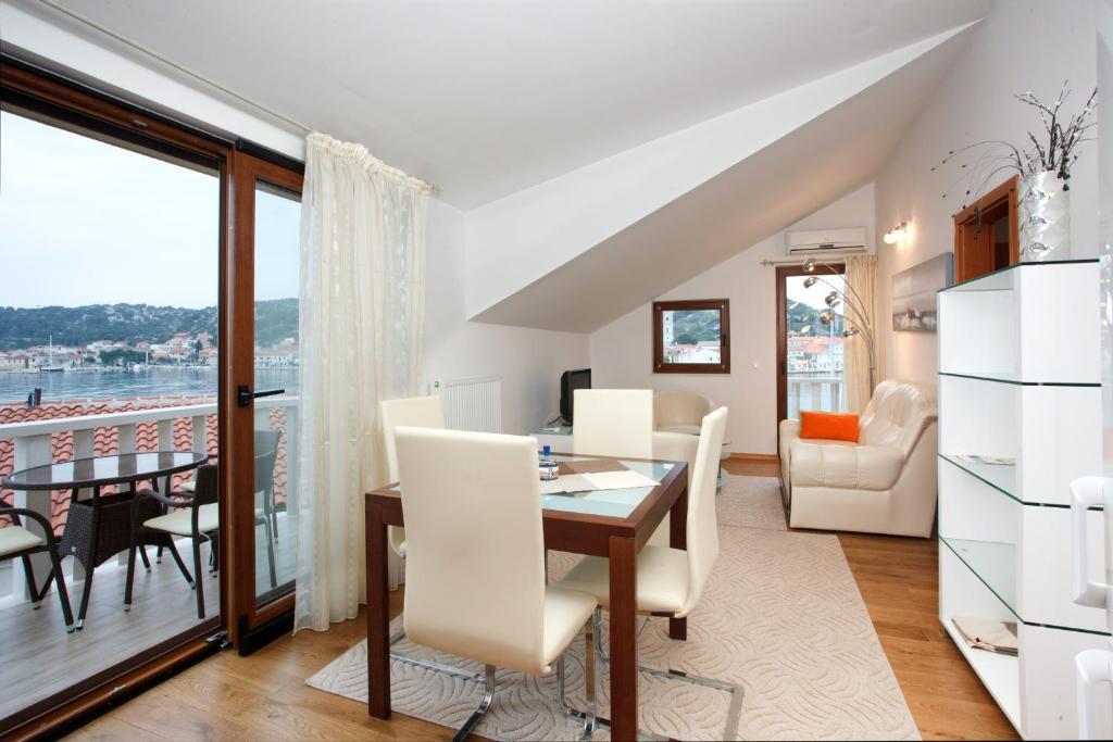 Apartments Tisno - Villa Mare 객실 사진